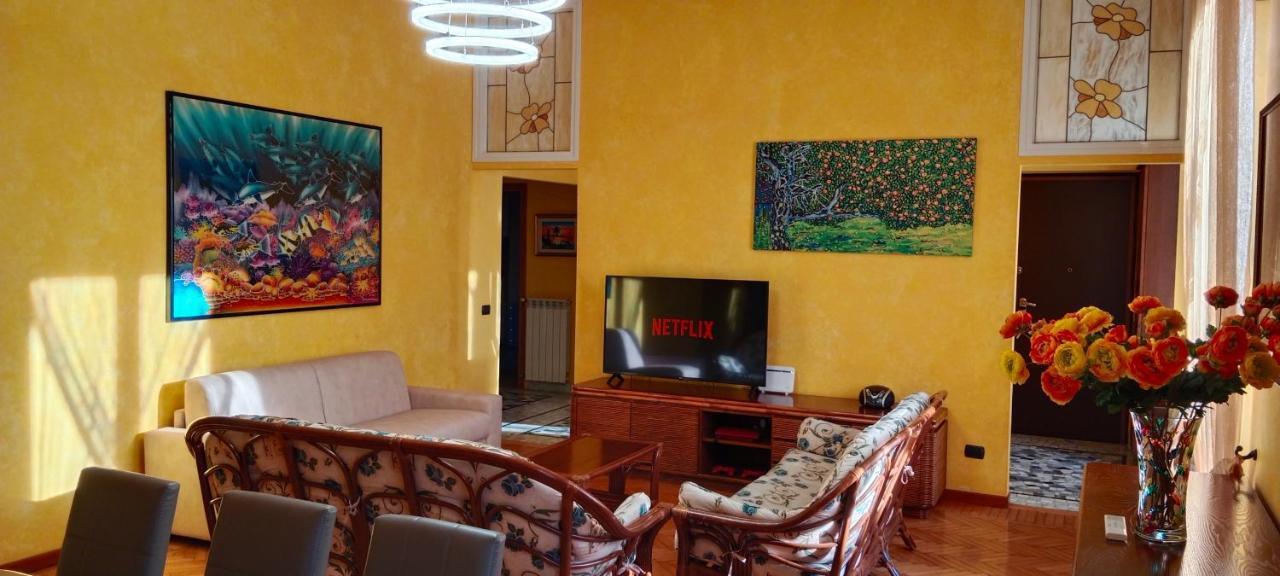 Luxe Apartment Near Milano, Rho Fiera E Mxp Busto Arsizio Extérieur photo