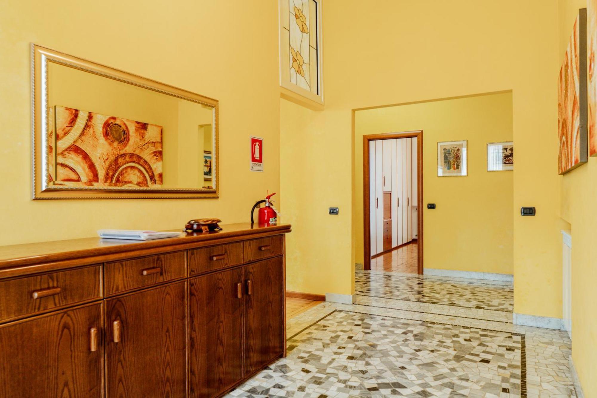 Luxe Apartment Near Milano, Rho Fiera E Mxp Busto Arsizio Extérieur photo
